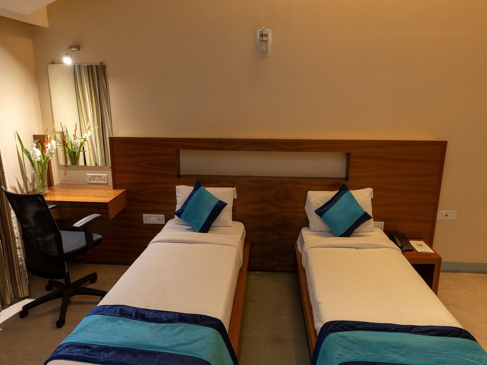 Hotel Mint Koregaon Park Pune Exterior photo