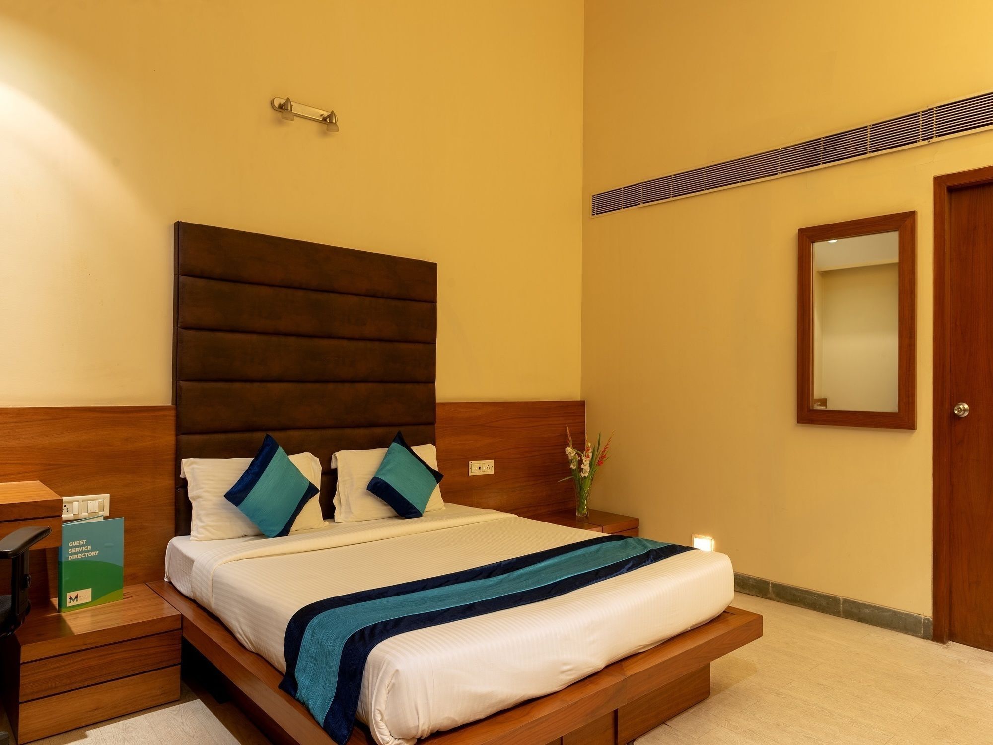 Hotel Mint Koregaon Park Pune Exterior photo